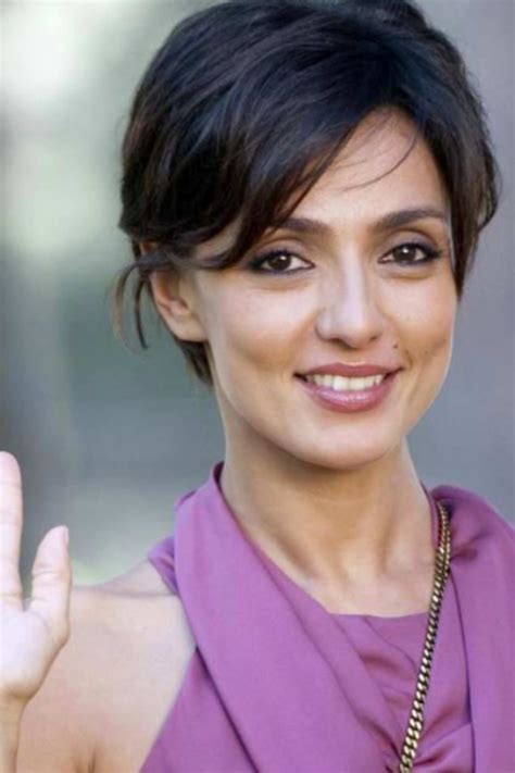 "Lasci senza fiato": Ambra Angiolini, lo sguardo magnetico scioglie i fan