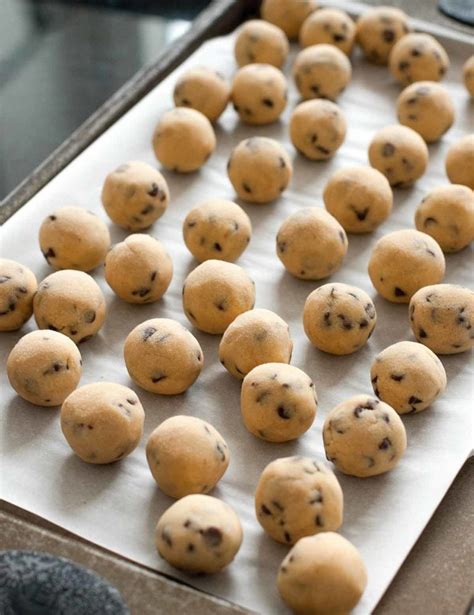 Frozen Chocolate Chip Cookie Dough – Leite's Culinaria