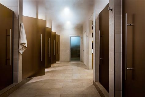 Does La Fitness Have A Locker Room at Makayla Hampton blog