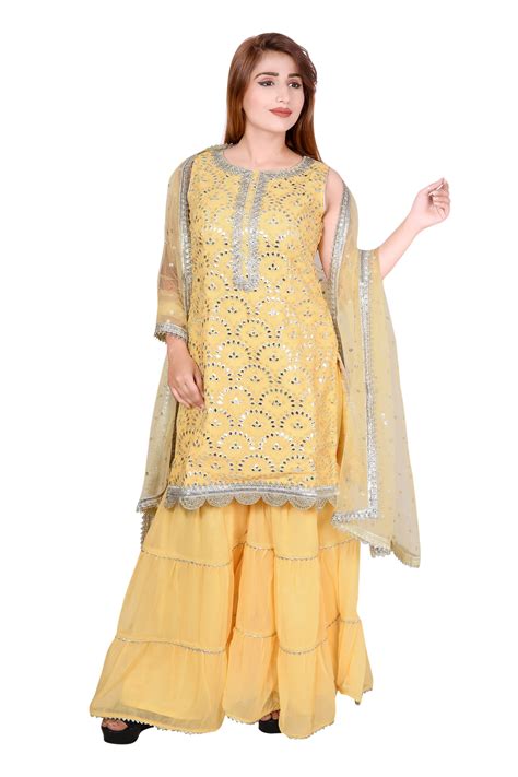 Suits For Women In Gandhinagar