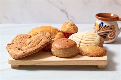 Premium Photo | Traditional Mexican sweet bread Mexican pastry