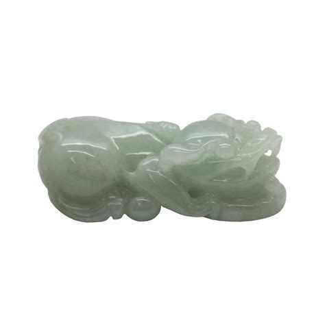 Chinese Hand Carved Natural Green Jade Feng Shui Lucky Pixiu Figure