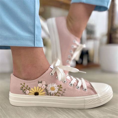 white canvas shoes for women 1