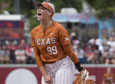 Longhorns, pitching phenom Sophia Simpson chasing first title