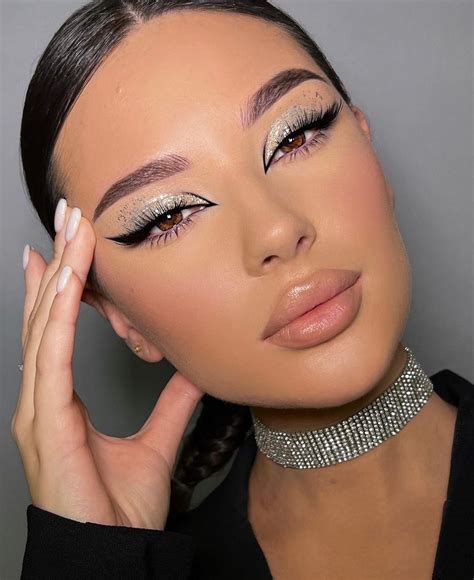 Maquillaje para vestido negro: 7 ideas que elevarán tu look al