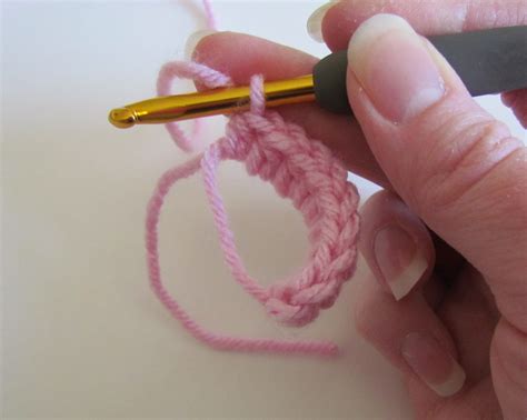 how to do magic ring crochet 2