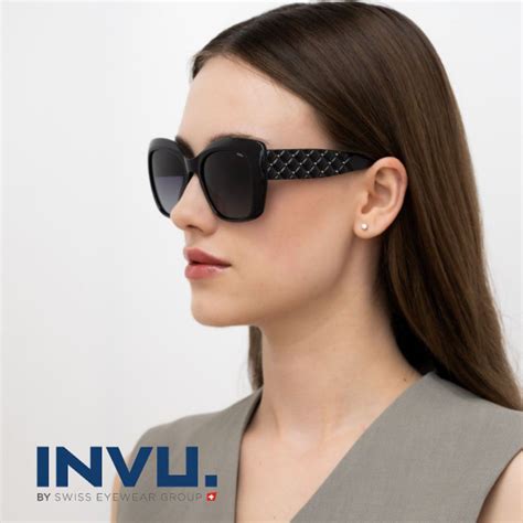 Очки солнцезащитные женские поляризационные INVU IB22402A, черные с ...
