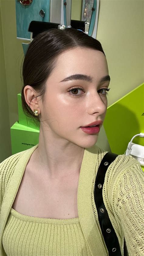 Beautiful Chinese Women, Girl Photo Shoots, Girl Photos, Trendy