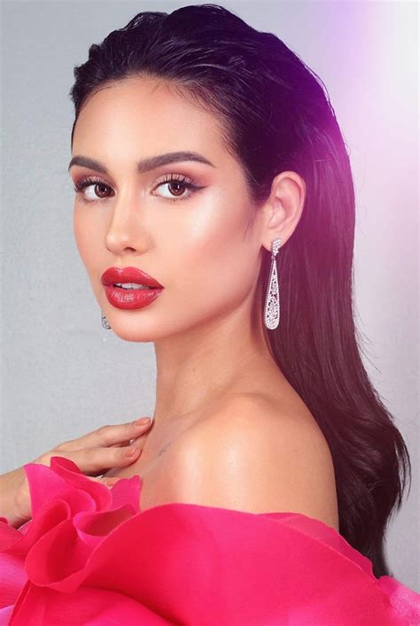 Celeste Cortesi and Her Most Stunning Beauty Moments