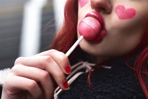 Mulher Chupando A Bucetar - Fotos Chupando Pirulito Sensual, 95.000+ fotos de arquivo grátis de ...