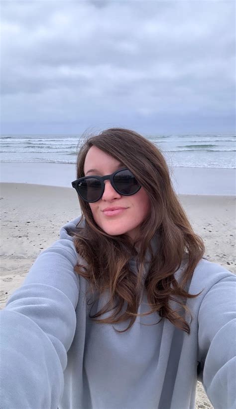 Beach selfies : r/EzarikSisters