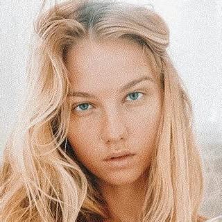 Lily Ivy / LilyIvyMFC / lilygaia / lilyivyjewellery nude OnlyFans ...