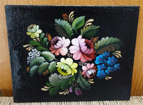 Working on my Zhostovo paintings. How can I make them better? : r ...