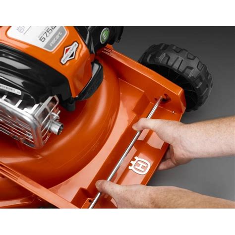 Газонокосилка бензиновая несамоходная Husqvarna LB 146P (9676562-02 ...