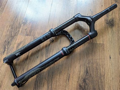 RockShox Lyrik RCT3 29/27,5+ 160мм DebonAir Boost 2050г - 950.00Br ...
