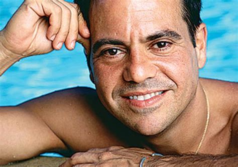 narciso rodriguez biography american fashion  perfume designer