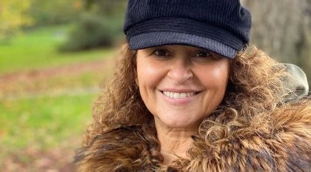 Nadia Sawalha Height, Weight, Age, Net Worth, Parents, Biography