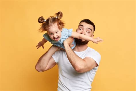 4 детских кризиса, о которых важно знать родителям - Телеканал «О!»