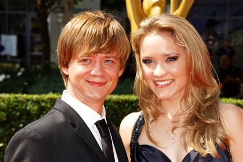 Jason Earles Latest News, Bio, Profile, Album, Movie and Photo.