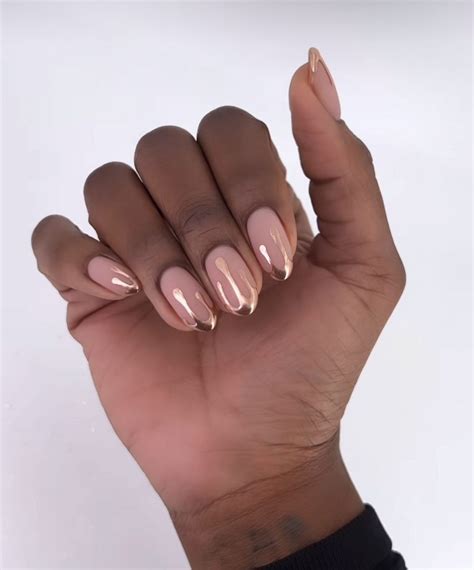 Modern Allure: Short Nails Dark Skin with Chic Simple Nail Designs
