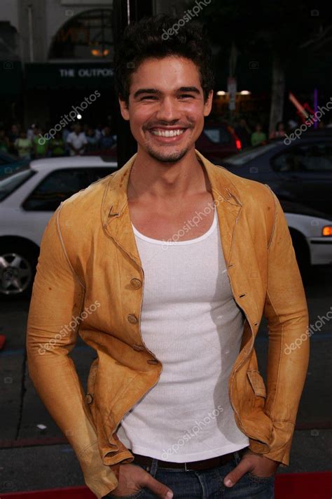 Steven Strait Undiscovered