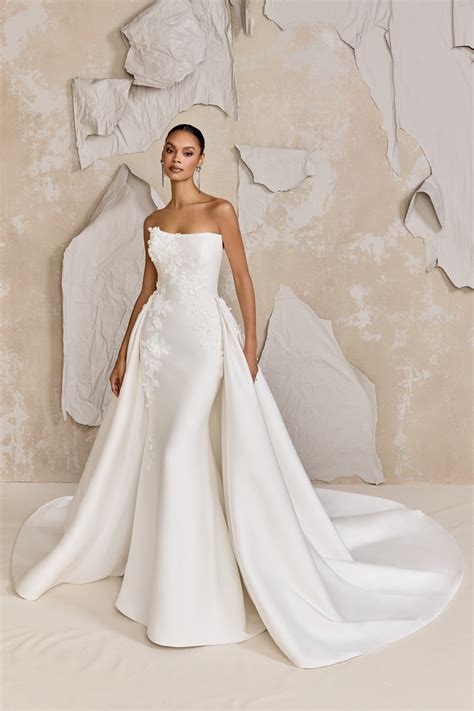 The White Flower Bridal Shop: San Diego Wedding Dresses & Alterations