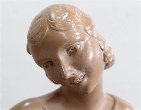 Sculpture en Plâtre Patiné « Élégante à la Biche et au Lévrier...