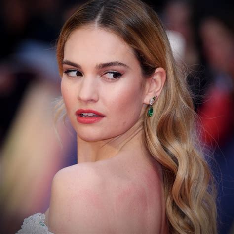 Лили Джеймс на премьере фильма: stars365 — LiveJournal