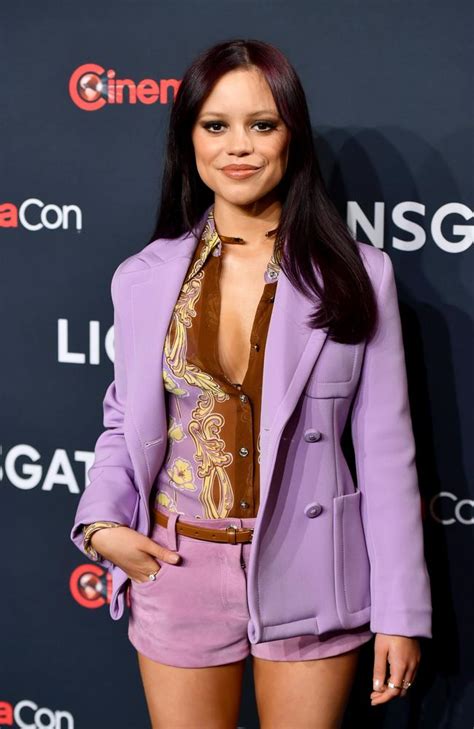 netflix star jenna ortega debuts dramatic makeover  red carpet