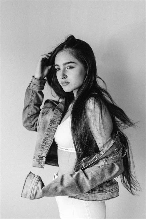 Mia Z – Zoa Models