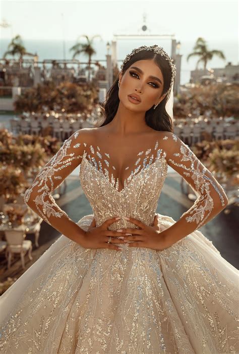 Luxury Dubai Ball Gown Wedding Dresses Lace Appliqued Bridal Gowns Plus