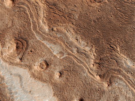BEAUTIFUL MARS: Photo
