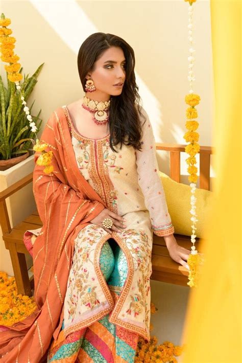 Pakistani clothing - Briandanielson - Medium