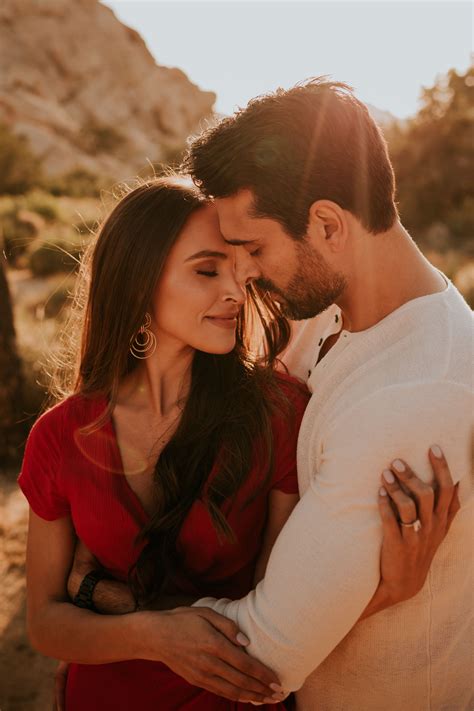 Capturing Love: The Art Of Romantic Pics For Couples