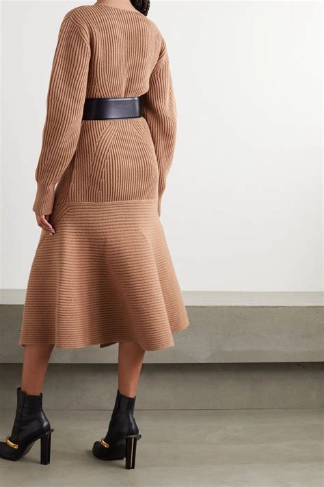 Pin by L.A.I.N.E.Y on Textile Techniques | Alexander mcqueen clothing ...