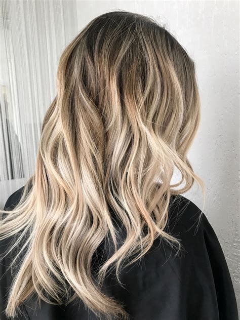 Blond californien : comment bien le faire et porter