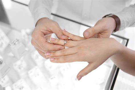 Lab Created Engagement Rings: Pros & Cons - BIRON® Gems