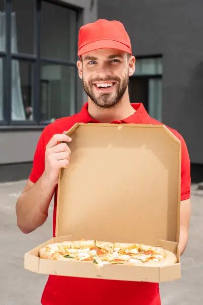 how much to tip for a pizza delivery