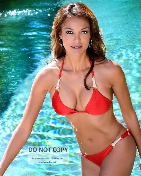 How Tall Is Eva Larue