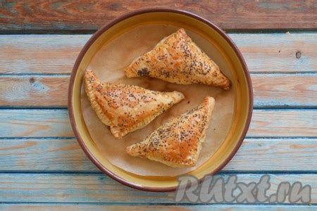 Слойки с сыром и яйцом: 14 фото в рецепте