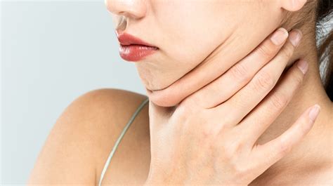 lose chin fat feel  confident