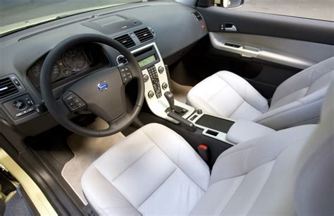 Volvo C30 — цена, фото, характеристики