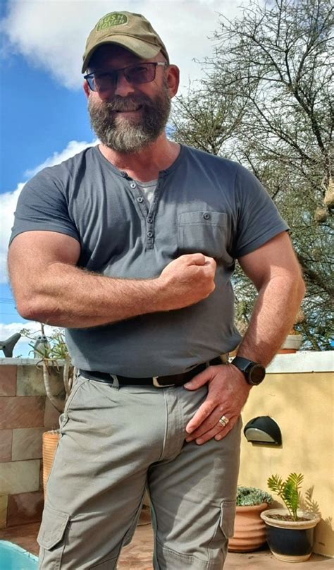 big bulge beard man homens grisalhos homens maduros homens gordinhos