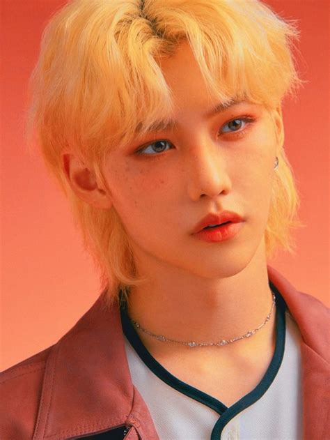 stray kids felix blonde