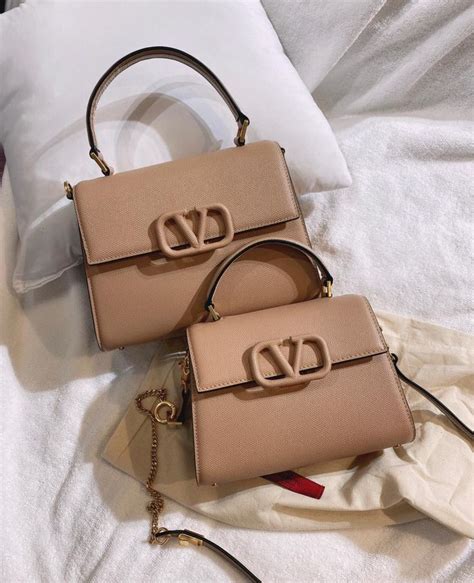 Пин от пользователя Wendy на доске Valentino