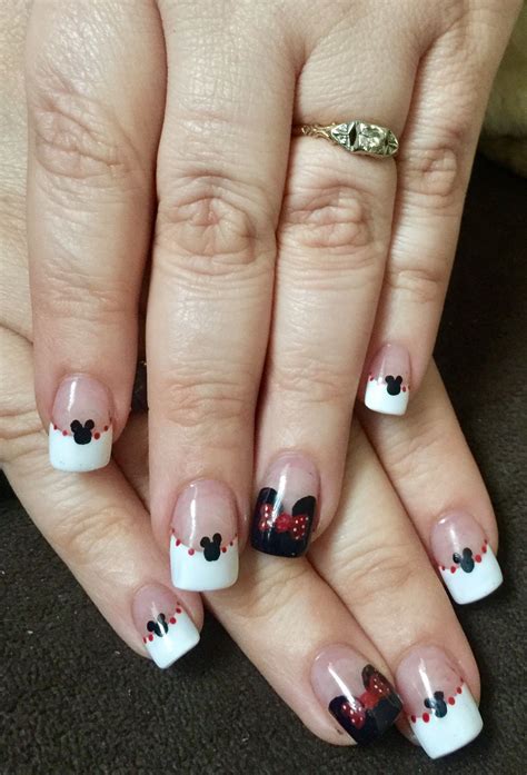 minnie mouse nails art 1