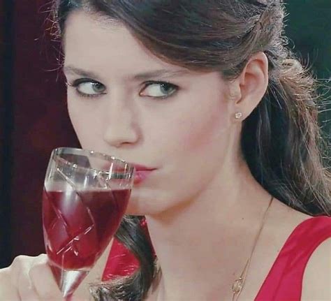 Pin by Анна Петраш on Брен саат | Turkish women beautiful, Kösem ...