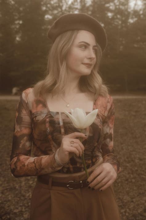 Lily Bee Photos, Download The BEST Free Lily Bee Stock Photos & HD Images