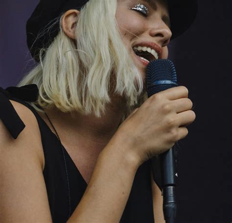 Pop Singer-Songwriter Liza Jane Releases New Single - The Garnette Report