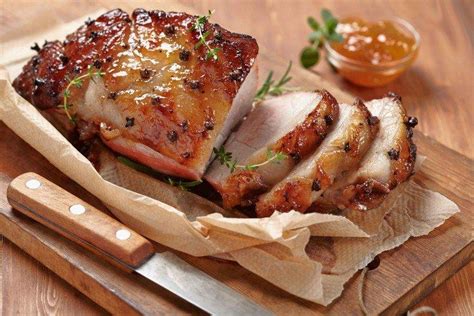 Свиной окорок в духовке - 15 простых и вкусных рецептов